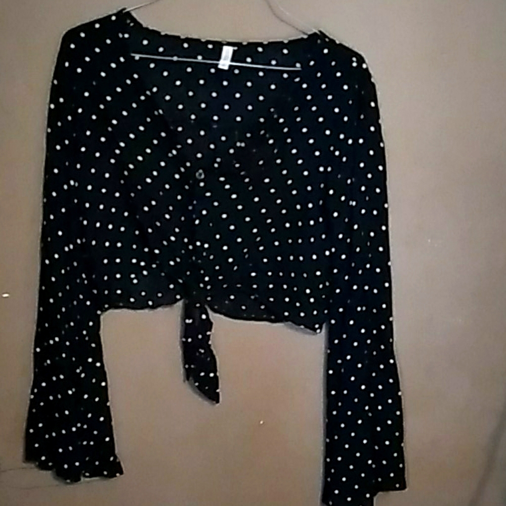 Black and white polka dot crops Bell sleeve shirt